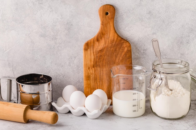 Ingrédients de boulangerie farine oeufs lait