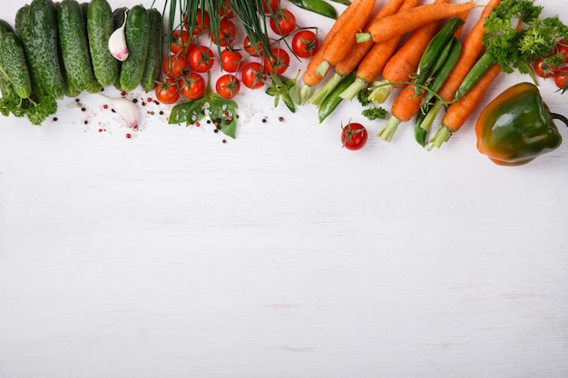 Photo ingrédients de cuisine frais, épices, légumes. végétarien