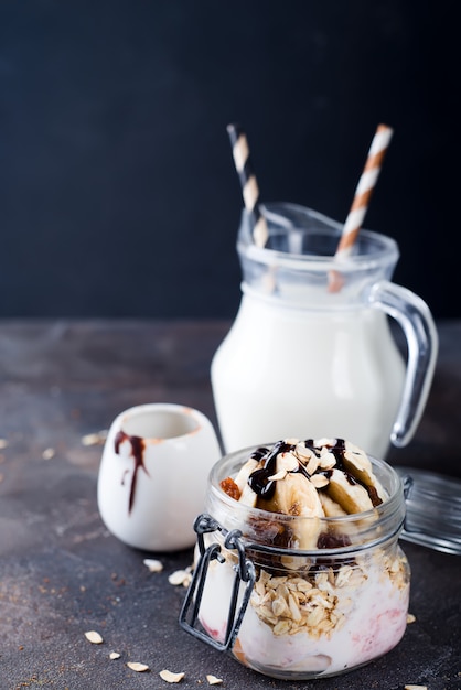 Ingrédients de petit déjeuner sain.