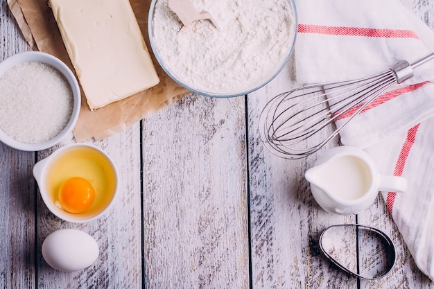 Ingrédients pour la cuisson du gâteau de Pâques