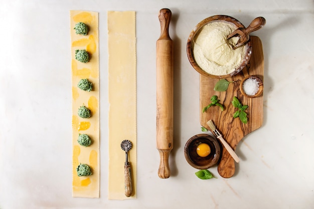 Ingrédients pour la cuisson des pâtes maison