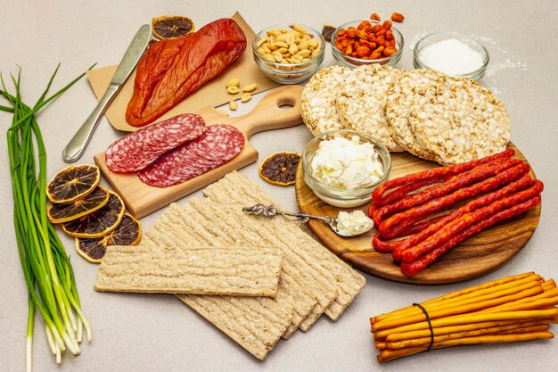 Ingrédients pour faire un chalet de charcuterie