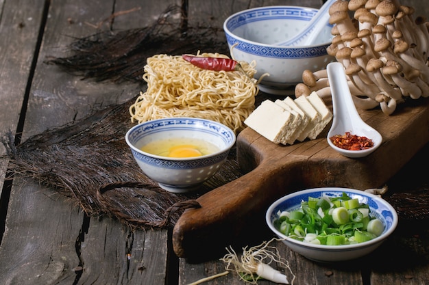 Ingrédients pour ramen asiatique