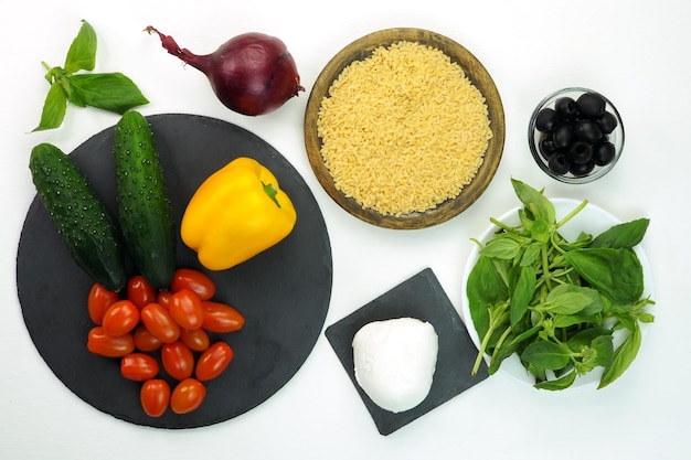 Ingrédients pour la recette de salade de pâtes orzo