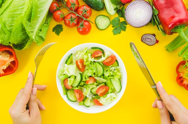 Ingrédients sains inclus dans une salade