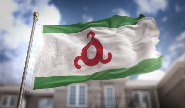 Ingushetia Flag rendu 3D sur Blue Sky Building Background