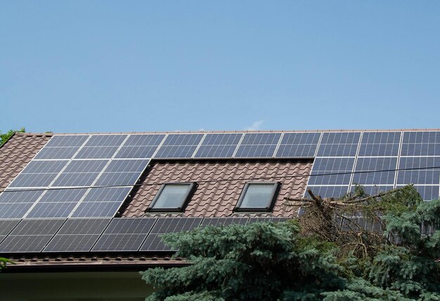 Installer une cellule solaire sur un toit