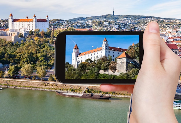 Instantané du château de Bratislava sur le Danube
