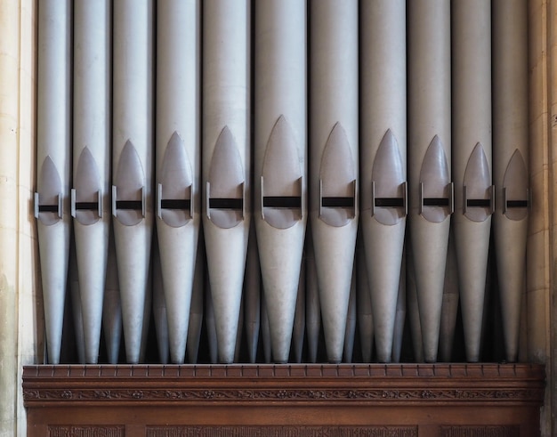 Instrument à clavier d'orgue à tuyaux d'église