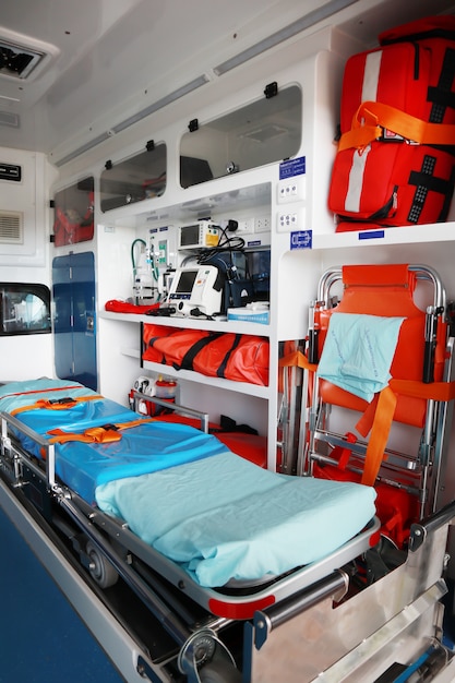 Photo intérieur d'une ambulance.