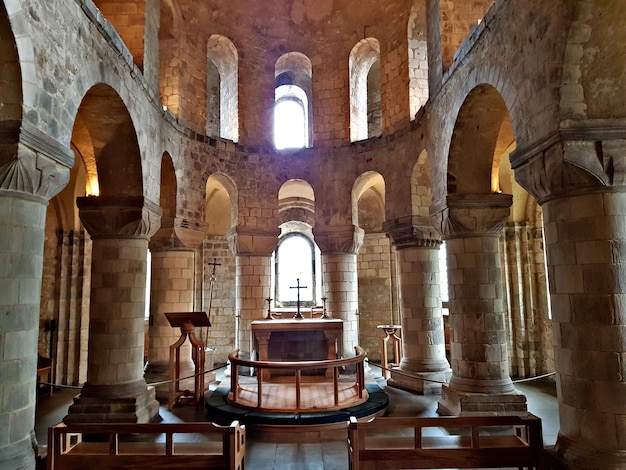 Photo l'intérieur de l'ancienne église vide