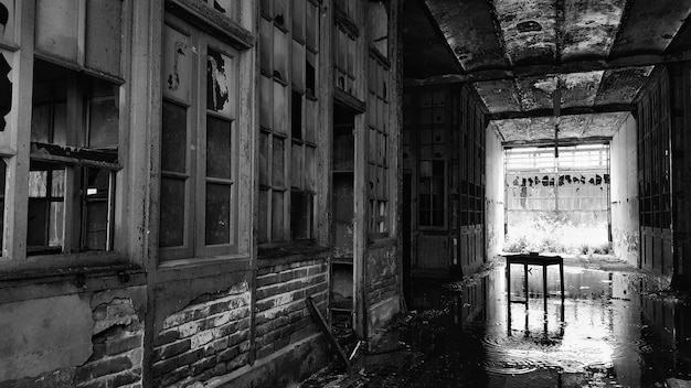 L'intérieur d'un bâtiment abandonné
