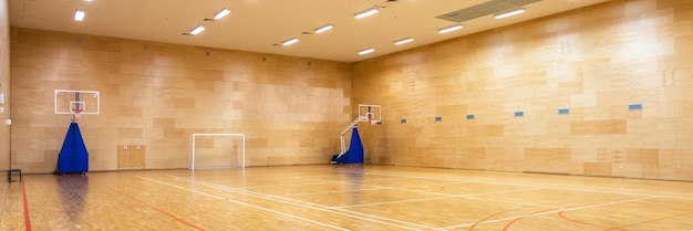 Photo intérieur d'un bâtiment éclairé