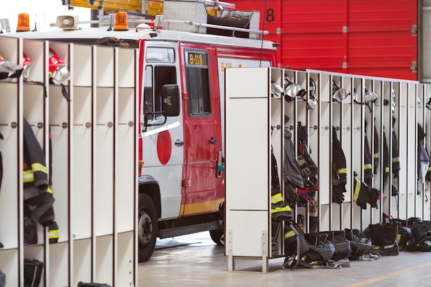 Intérieur de la caserne de pompiers