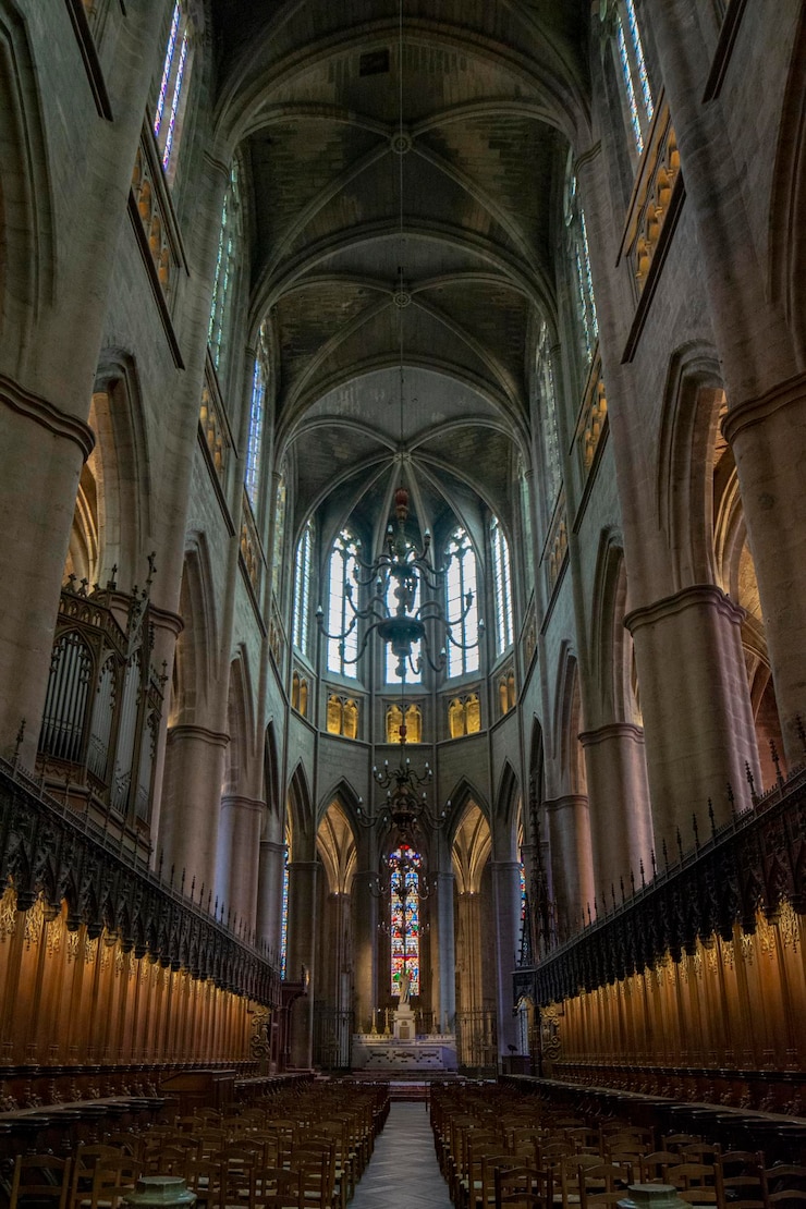 Photo intérieur de la cathédrale gothique de rodez france