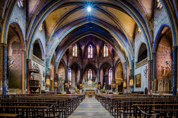 À l'intérieur de la cathédrale gothique Saint Maurice dans le village médiéval de Mirepoix dans le sud de la France