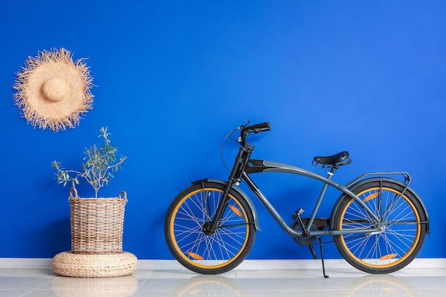 Intérieur de chambre moderne avec vélo