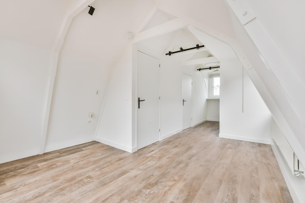 Intérieur de chambre avec parquet magnifiquement posé