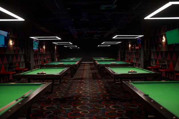 Intérieur du club de billard avec table de billard pour le jeu