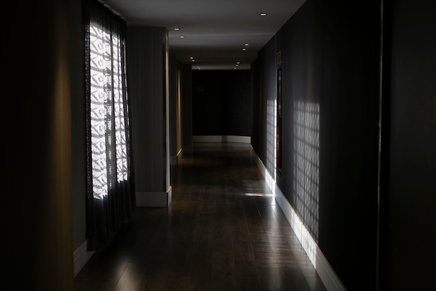 Intérieur du couloir vide dans un appartement moderne