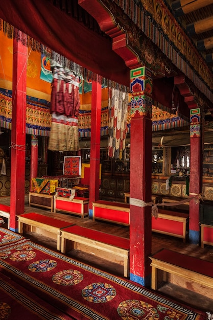 À l'intérieur du monastère bouddhiste de Lamayuru gompa au Ladakh, en Inde