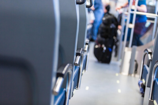 Intérieur du train de banlieue de l'aéroport de Denver à la gare Union de Denver.