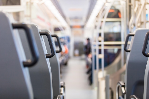 Intérieur du train de banlieue de l'aéroport de Denver à la gare Union de Denver.