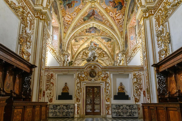 Intérieur de l'église de la Certosa di Padula bien connue sous le nom de Padula Charterhouse est un monastère en Campanie Italie