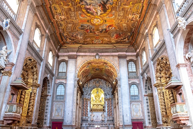 L'intérieur de l'église