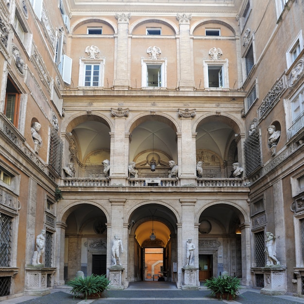 Intérieur d'entrée en Italie