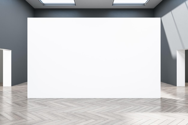 Intérieur de galerie minimaliste avec mur de béton vide