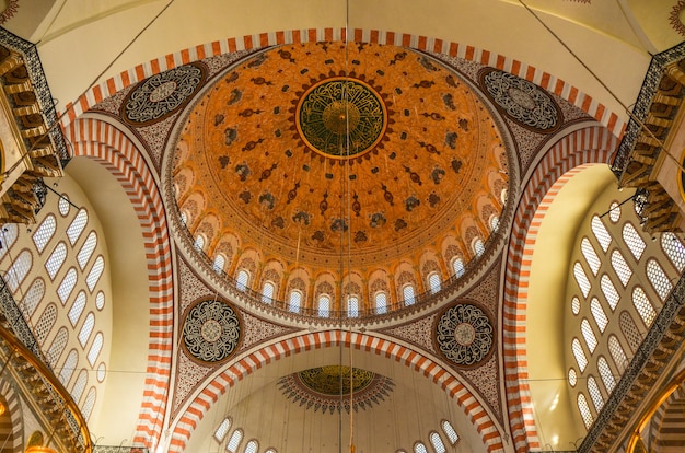 À l'intérieur de la mosquée bleue à Istanbul, Turquie.