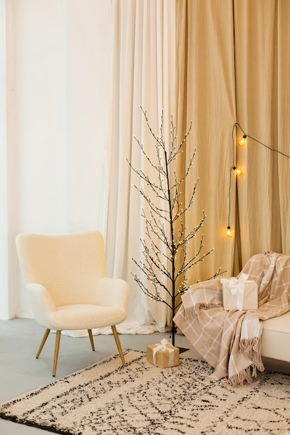 Intérieur de Noël du salon de style scandinave Minimalisme