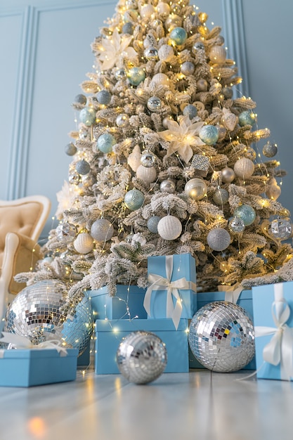 Intérieur de Noël élégant décoré