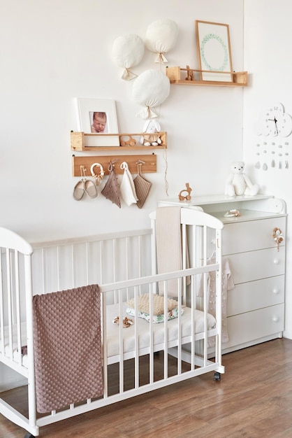 Intérieur de la pépinière Jouets en bois dans la chambre des enfants