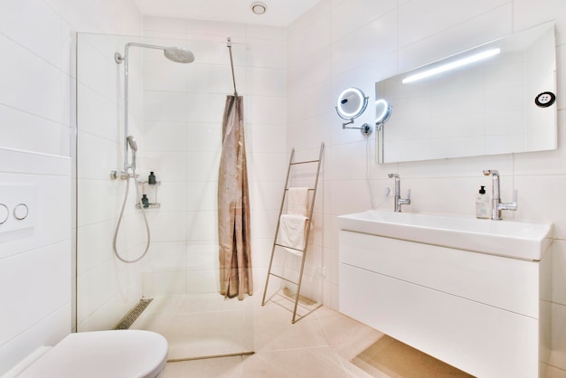 L'intérieur de la salle de bain