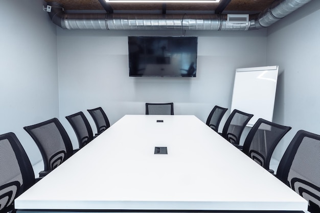 Photo intérieur de la salle de réunion dans un bureau moderne