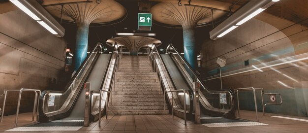 Intérieur de la station de métro