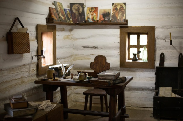 intérieur vintage avec un bureau dans le musée