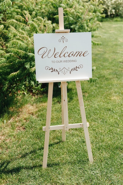 Invitation aux invités pour une cérémonie de mariage