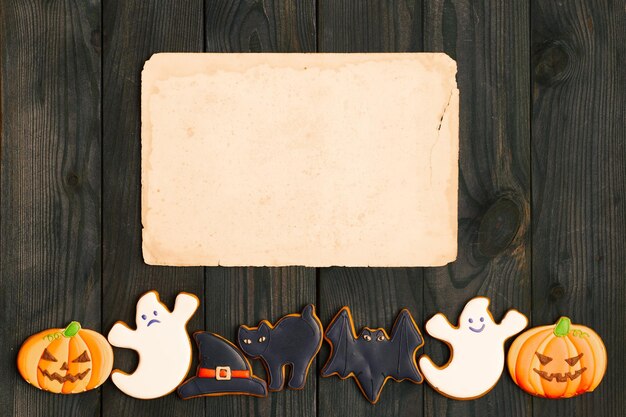 Invitation d'Halloween sur fond de bois