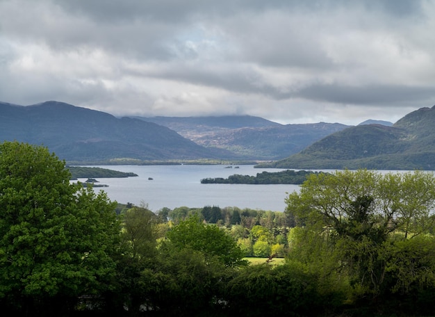 Irlande Killarny Lake par temps nuageux