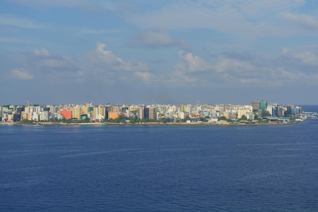 Islan Male sur les toits de la ville de Malideves, arial de la capitale