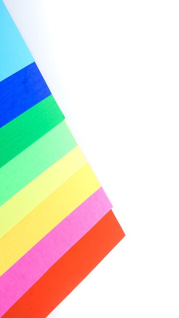 Isolé de papier coloré en couleur arc-en-ciel