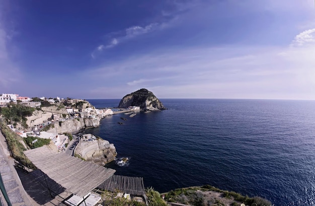 Italie, Campanie, île d'Ischia, S.Angelo, vue sur le promontoire de S.Angelo