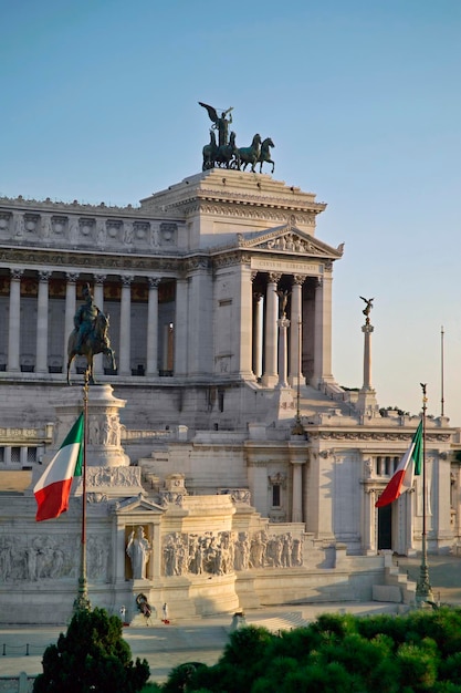 Italie Lzio Rome Venezia Square vue sur le bâtiment Vittoriano au coucher du soleil