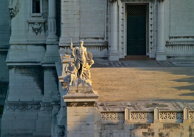 Italie Lzio Rome Venezia Square vue sur le bâtiment Vittoriano au coucher du soleil