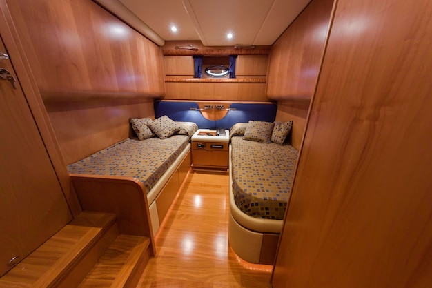 Italie, Naples, RIZZARDI 73HT yacht de luxe, chambre à coucher pour les invités