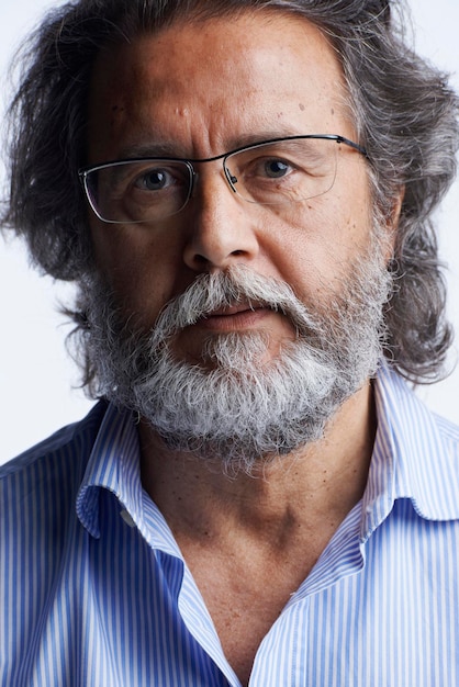 Italie portrait en studio d'un homme barbu d'âge moyen