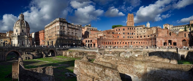 Italie, Rome, Forum Romain (Forum de Trajan, 112 - 113 AC), ruines romaines